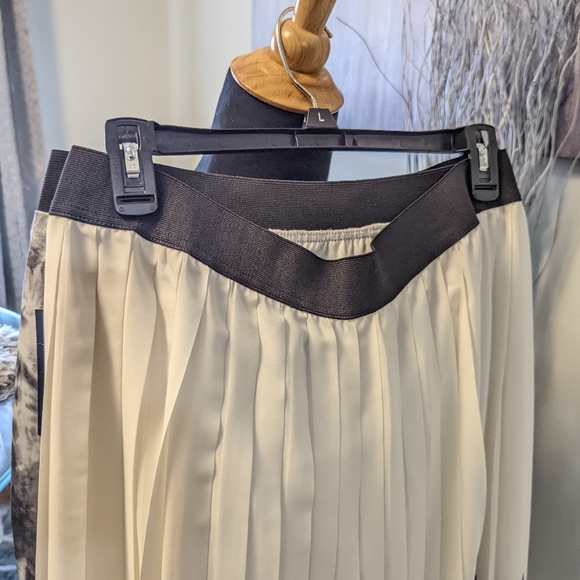 Worthington Geometric Skirt - Picture 3 of 4